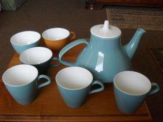 SOME BEAUTIFUL POOLE PIECES !!!!! MADE IN ENGLAND !!!!