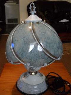 A STUNNING GLASS/CERAMIC/METAL LAMP