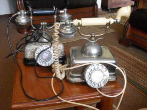 2 X ANTIQUE/VINTAGE STYLE TELEPHONES !!!!!!!