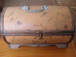 A NICE BIG WOODEN JEWELLRY BOX !!!!!!