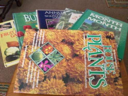 6 SA GARDENING BOOKS ALL FOR 1 BID