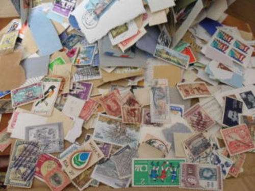 A BOX WTH 1,000'S AND 1,000'S OF WORLDWIDE STAMPS AND SOME FDCS !!!!!!