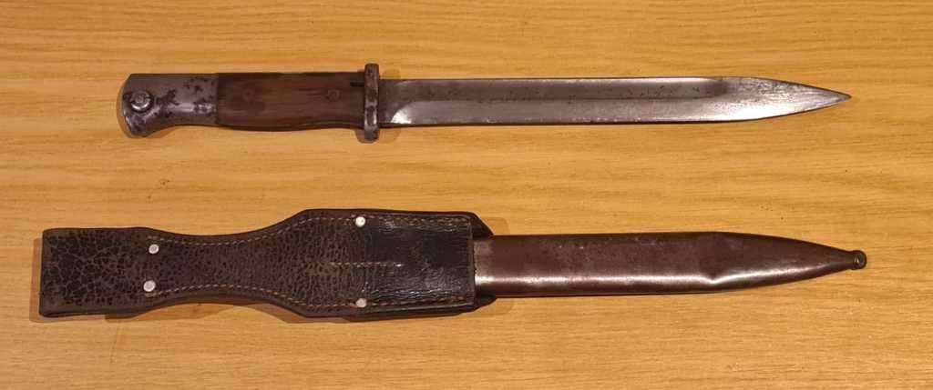 Original Rare WW2 German 84/98 iii Bayonet with Scabbard and Frog