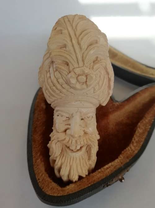EXQUISITELY CARVED BLOCK MEERSCHAUM SMOKING PIPE WITH FITTED CASE
