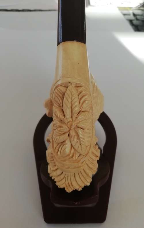 EXQUISITELY CARVED BLOCK MEERSCHAUM SMOKING PIPE WITH FITTED CASE