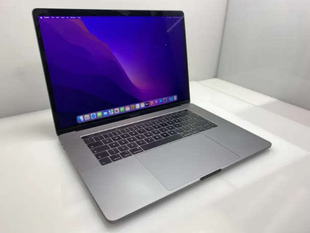 MacBook Pro (15-inch, 2018)