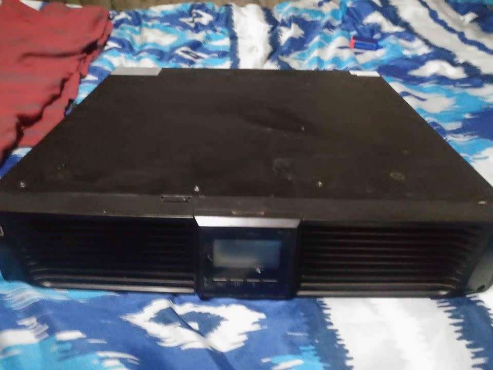 Proline UPS modelI100RT online UPS