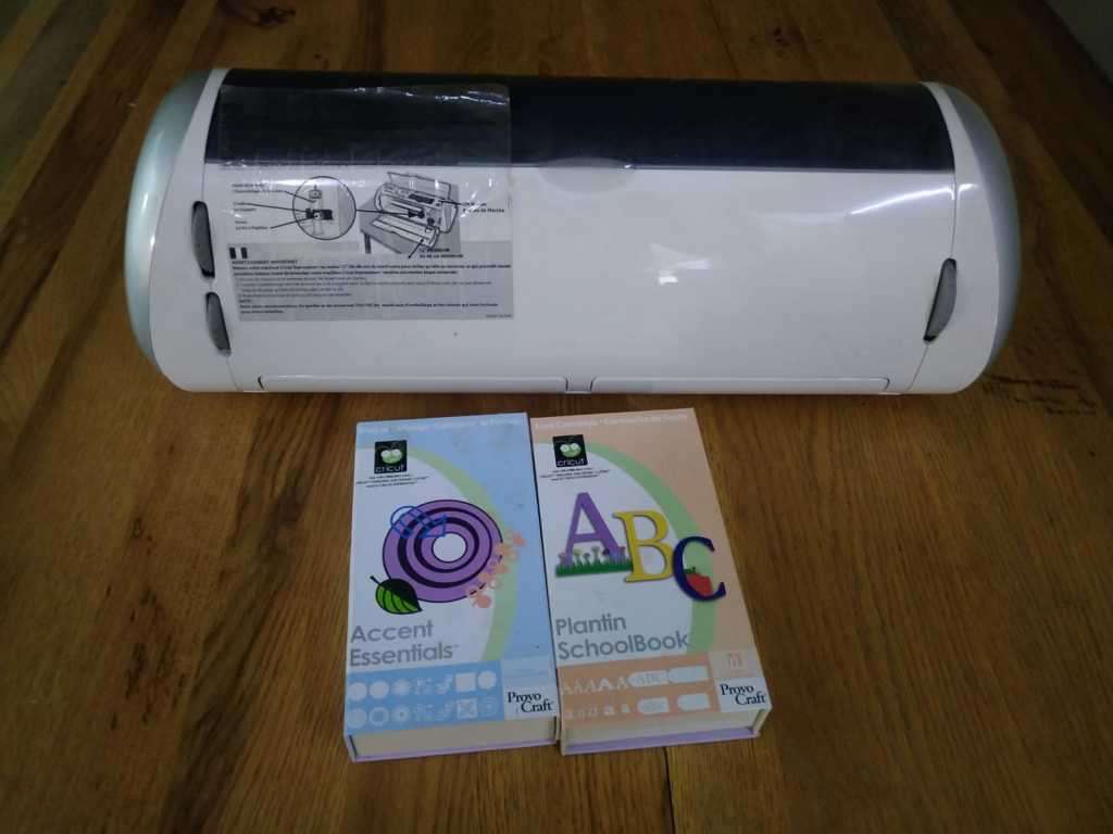 Cricut Expression 1 Electronic Cutting Machine with 2 cartridges included