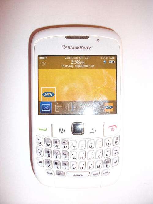 BlackBerry CURVE 8520 (White) -  Excellent Condition (Local Stock) - Free Delivery!