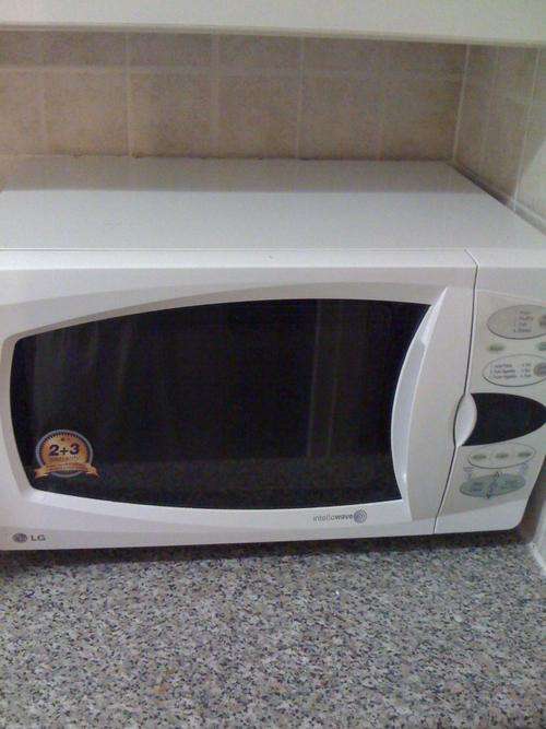 LG 30 Litre Microwave Oven