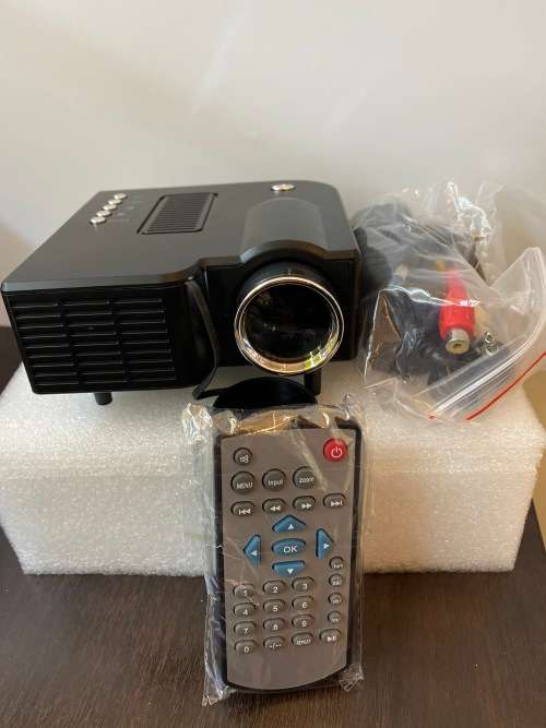 60``LED PROJECTOR