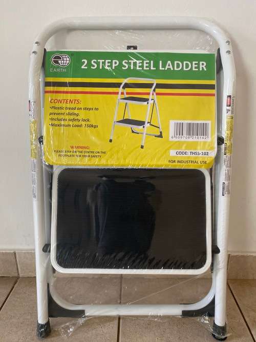 2 STEP STEEL LADDER