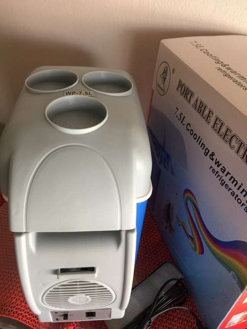 7.5L Coolingandwarming refrigerators