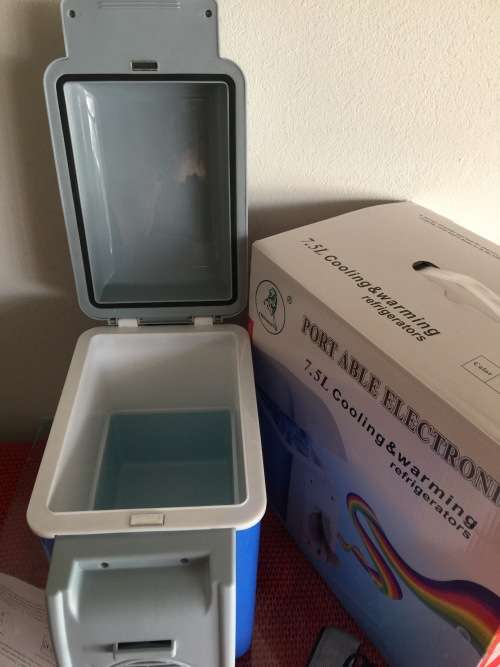 7.5L Coolingandwarming refrigerators