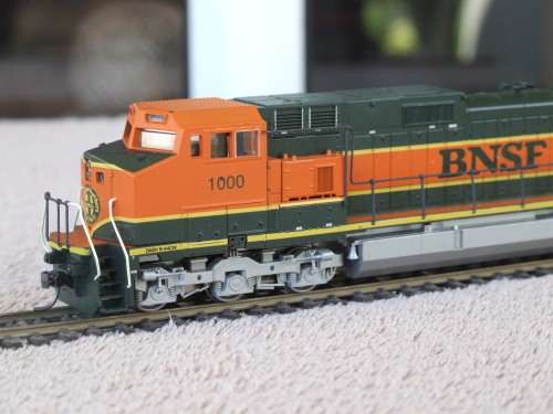 Athearn HO Scale BNSF GE C44-9W Diesels. Pair