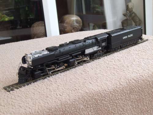 Rivarossi HO Scale Union Pacific 4-6-6-4 Challenger Class Locomotive No, 3967