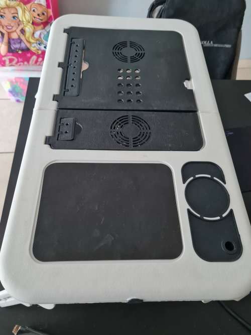 lAPTOP STAND WITH COOLING FANS