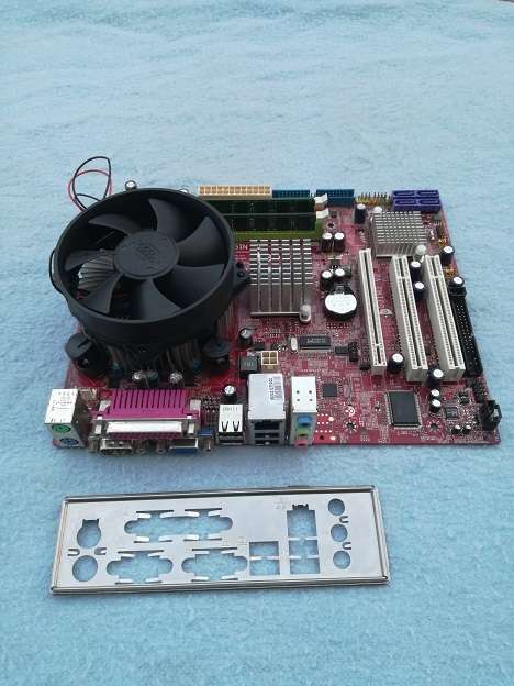 MSI LGA 775 Motherboard Combo + Intel Dual Core E5200  2.5 Ghz CPU +  4 Gig DDR 2 800 Ram