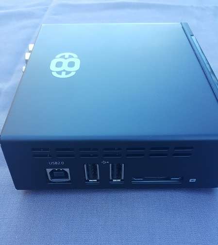 Mede8er MED250X Digital Media Player with built in 2.5" Hard Drive Bay - Brand New Condition