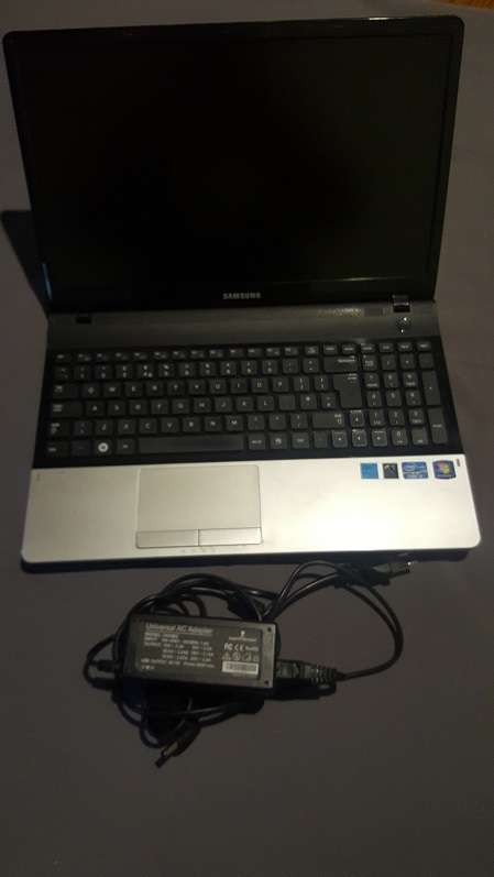 Samsung NP300 Laptop - Intel i3 2330M CPU - 4  GB DDR 3 RAM - 500GB Hard Drive 100 % Working