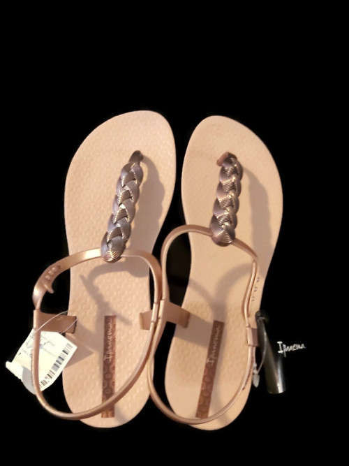 Gorgeous Metallic Ipanema Slingback Sandals Size 7
