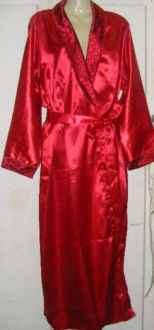 SALE!!!!!GORGEOUS RED SATIN GOWN (LARGE)