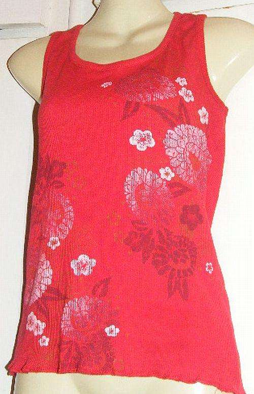 SALE!!!! CUTE RED TOP WITH FLOWERS (M)
