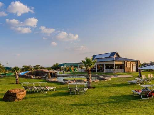weekend accomodation for 2 at the kingdom resort(10km away from suncity)