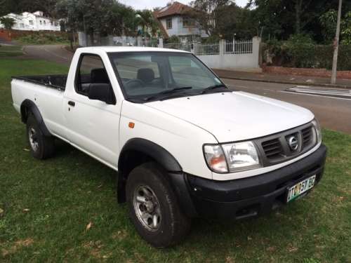 NISSAN HARDBODY 2.4 L 4 X 4