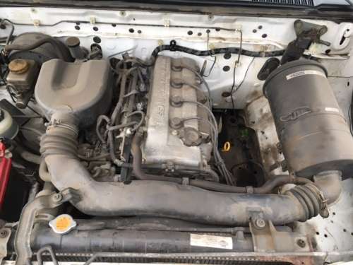 NISSAN HARDBODY 2.4 L 4 X 4