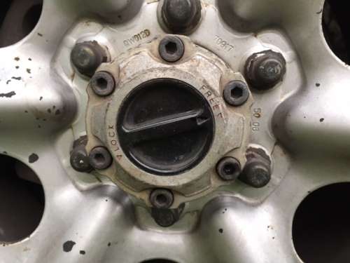 NISSAN HARDBODY 2.4 L 4 X 4