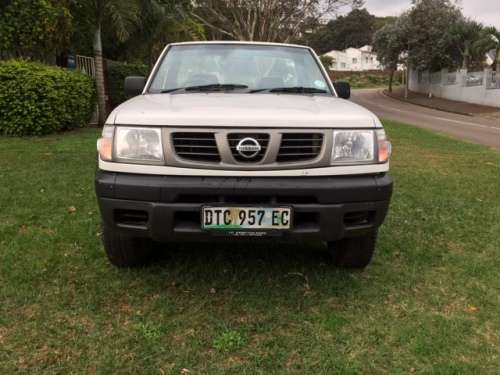 NISSAN HARDBODY 2.4 L 4 X 4