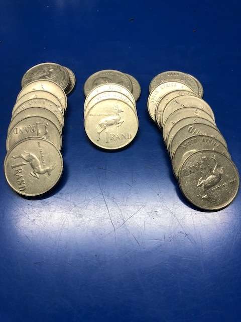 R 1.00 COINS VARIOUS YEARS YOU ARE BIDDING FROM R 1 PER COIN .