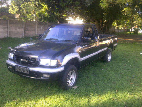 ISUZU 3L DIESEL. 2003. STARTS R 1.00. 2 DAY AUCTION