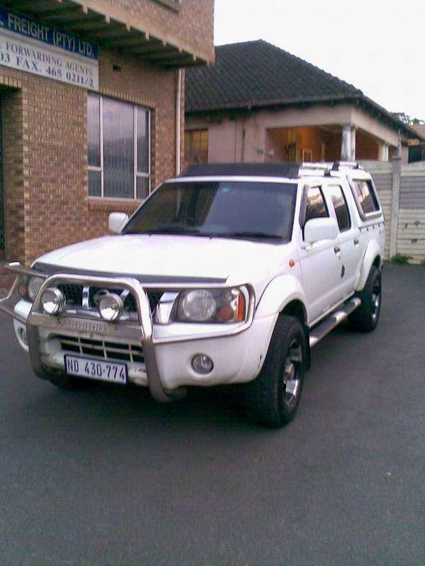 NISSAN 4 X 4 DOUBLE CAB 3.3L OFF ROADER