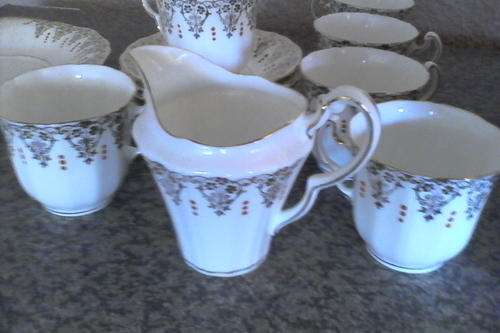 DAKIN ENGLISH BONE CHINA TEA SET