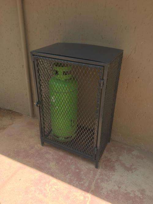 Lockable Steel Gas Cage ( Holds 2x 19Kg Gas Bottles)