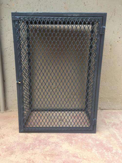 Lockable Steel Gas Cage ( Holds 2x 19Kg Gas Bottles)