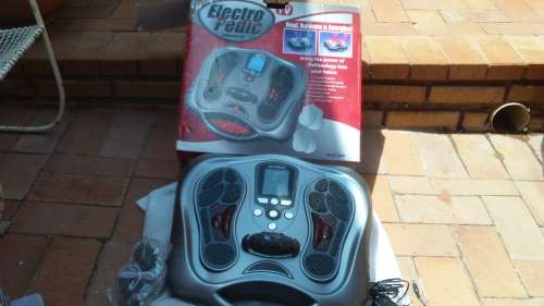 Electro paedic foot massager