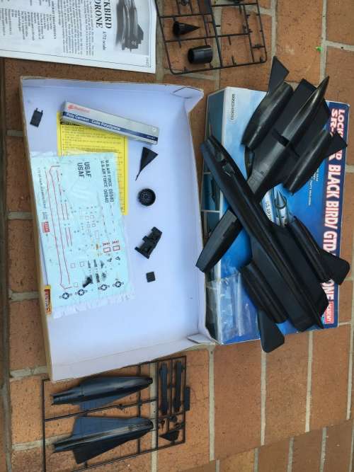 Model aircraft per pic - very cheap