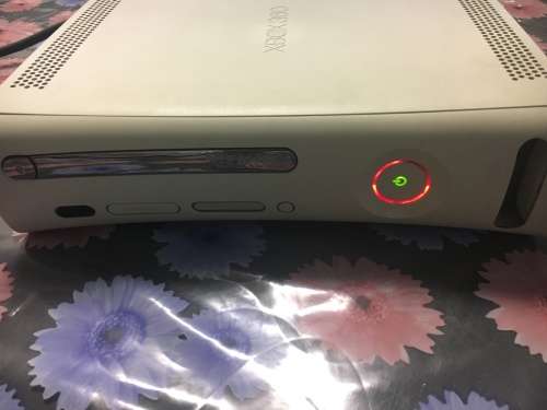 Xbox 360 for parts or repair - red ringer