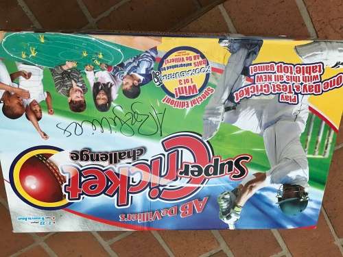 Cricket playing game AB de Villiers - full set good condition
