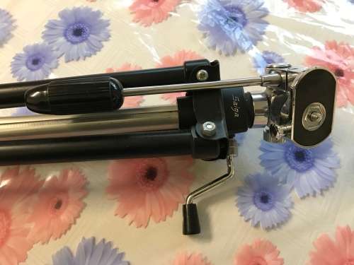 Very strong vintage tripod with steel legs - fantastic