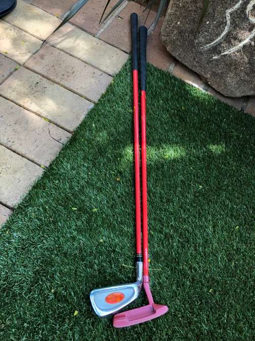 2 x Junior clubs Left handed