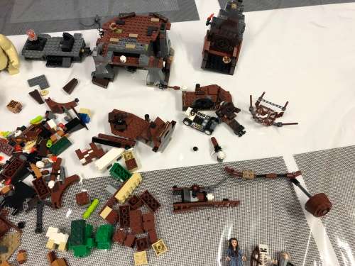 Wow - large set of Lego - Hobbit