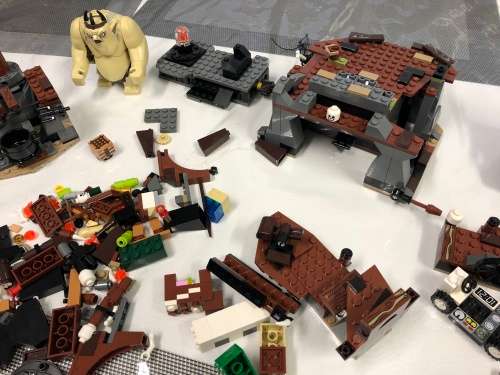 Wow - large set of Lego - Hobbit