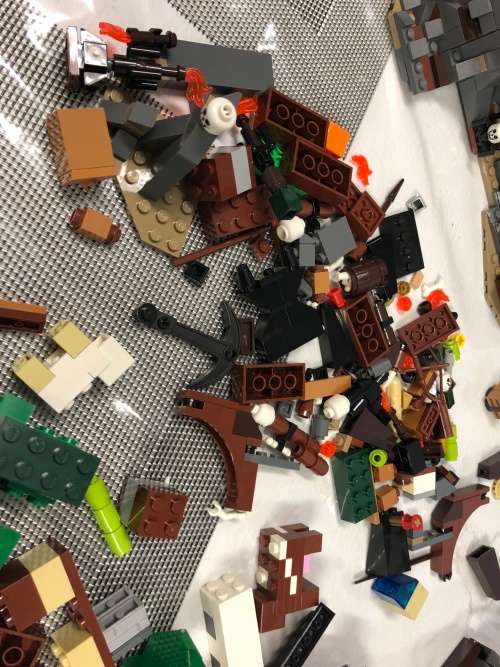 Wow - large set of Lego - Hobbit