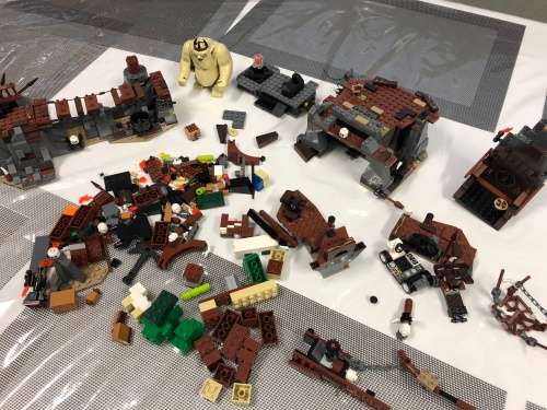 Wow - large set of Lego - Hobbit