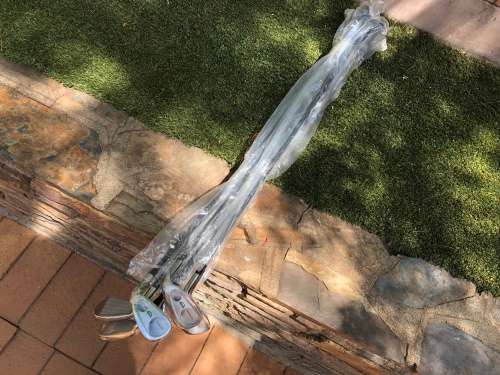 Brand new set of Igigo Golf Clubs still sealed