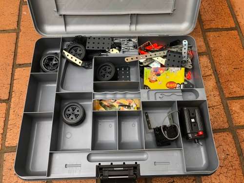 Lovely and large Meccano case with meccano pieces